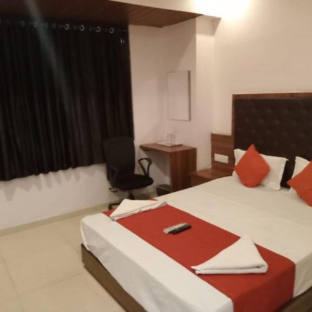 Hotel Sai Deep Lodging By Wb Inn Navi Mumbai Exterior foto